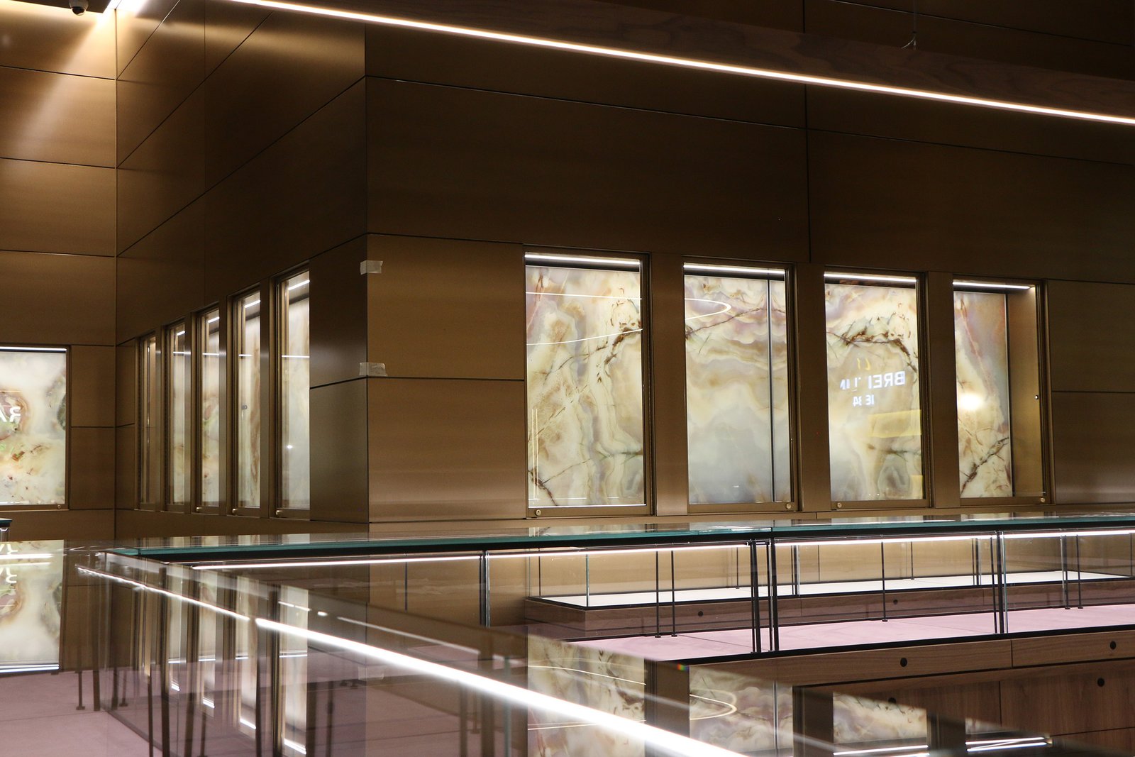orrs-jewlery-project-img-interior-counter-lights-3